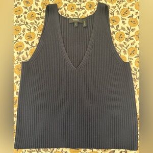 Theory Ribbed Knit Reversible Shell Viscose Sweater Tank Top
Navy Blue